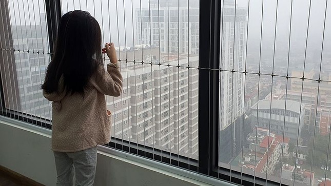 Từ những vụ trẻ rơi ở chung cư: Chuẩn an toàn chung cư đang bị xem nhẹ? ảnh 3