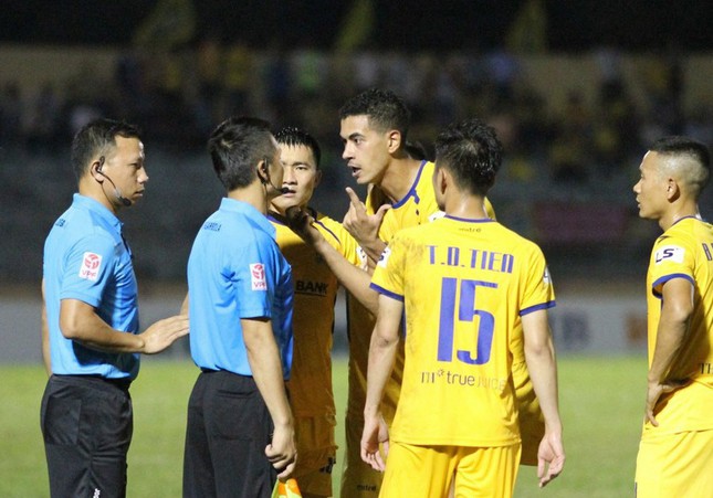 V-League 2021 ưu tiên dùng trọng tài nội, vì sao? ảnh 2