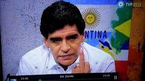Maradona giơ 'ngón tay thối' với chủ tịch LĐBĐ Argentina ảnh 1