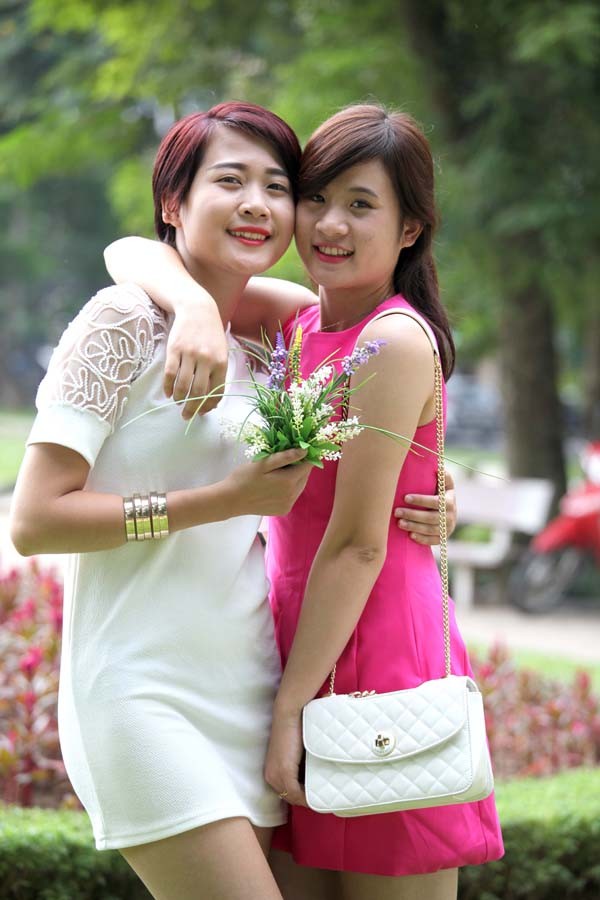 Đôi bạn thân dự thi Hoa hậu Việt Nam ảnh 2