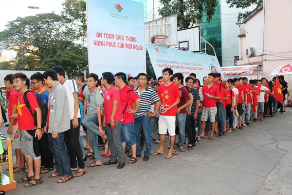 CĐV Sài Gòn hừng hực khí thế hướng về 'chảo lửa' Mỹ Đình ảnh 5