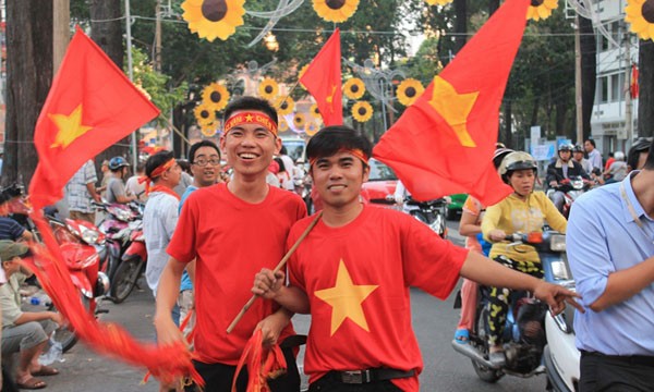CĐV Sài Gòn hừng hực khí thế hướng về 'chảo lửa' Mỹ Đình ảnh 9