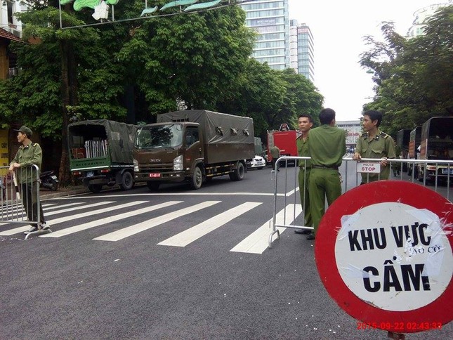 Sập nhà cũ ở Hà Nội, hai người tử vong dưới đống đổ nát ảnh 12