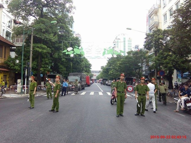 Sập nhà cũ ở Hà Nội, hai người tử vong dưới đống đổ nát ảnh 11
