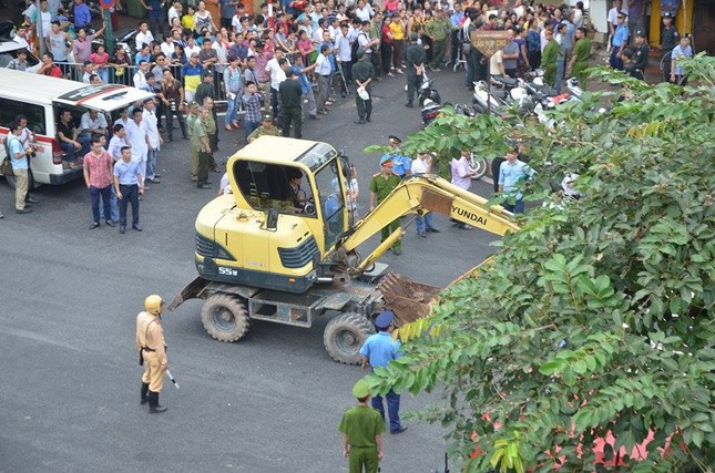Sập nhà cũ ở Hà Nội, hai người tử vong dưới đống đổ nát ảnh 13