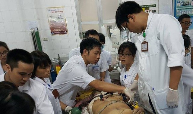 Sập nhà cũ ở Hà Nội, hai người tử vong dưới đống đổ nát ảnh 33