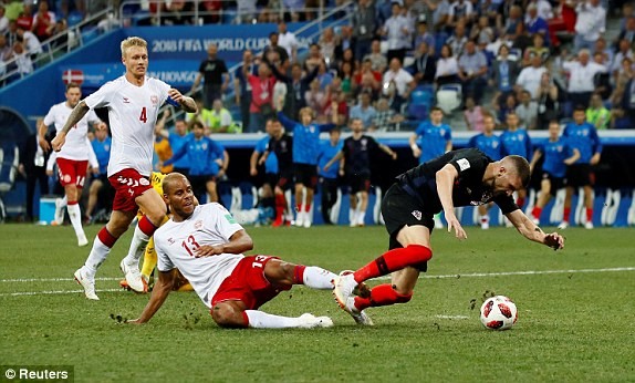 Croatia vào tứ kết sau trận thắng 'vỡ tim' trên chấm 11m ảnh 27