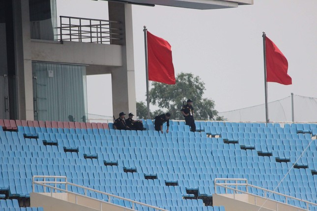 Olympic Việt Nam đã về tới sân bay Nội Bài ảnh 41