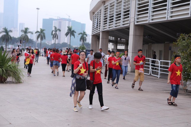 Olympic Việt Nam đã về tới sân bay Nội Bài ảnh 59