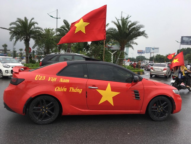 Olympic Việt Nam đã về tới sân bay Nội Bài ảnh 36