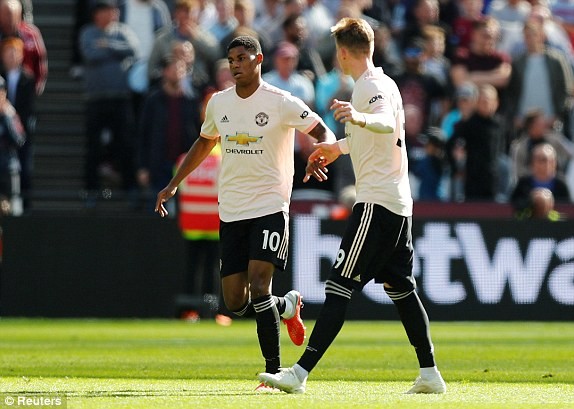 West Ham vs M.U (3-1): Quỷ đỏ sa lầy ảnh 14