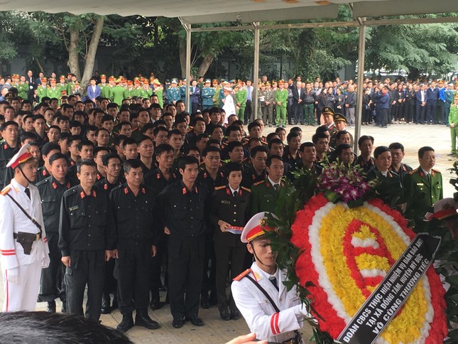 Tiễn biệt 3 liệt sĩ công an hy sinh ở Đồng Tâm ảnh 14