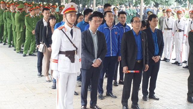 Tiễn biệt 3 liệt sĩ công an hy sinh ở Đồng Tâm ảnh 28
