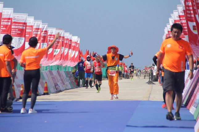 Tiền Phong Marathon 2020: Những ngôi vô địch xứng đáng ảnh 78