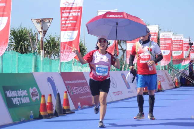Tiền Phong Marathon 2020: Những ngôi vô địch xứng đáng ảnh 79