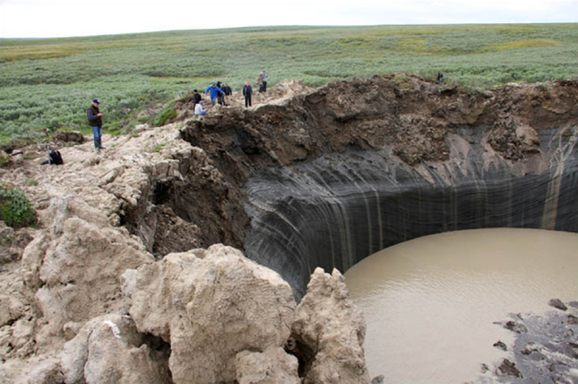 Bí ẩn 'hố tử thần' sâu hun hút bất ngờ xuất hiện ở Siberia ảnh 2