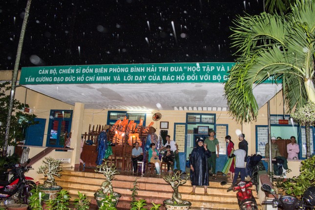 Bão số 9 áp sát, Quảng Ngãi mưa lớn, gió rít từng hồi ảnh 5