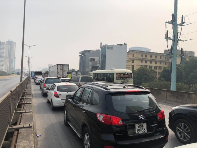 Đường vành đai 3 trên cao ùn tắc kinh hoàng cả hai chiều, kéo dài 7km ảnh 1