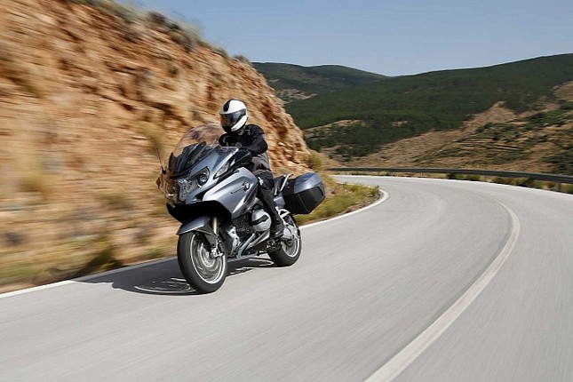 Xe máy BMW tăng tốc từ "vạch xuất phát" 2014 ảnh 1