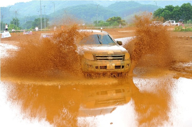 Tận mắt những đường đua hấp dẫn nhất Offroad VOC 2014 ảnh 12