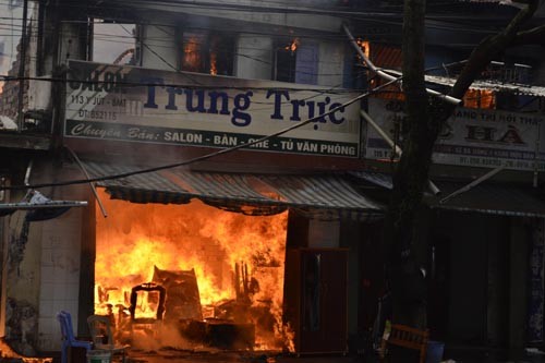 Cháy kinh hoàng ở trung tâm thành phố Buôn Ma Thuột ảnh 2