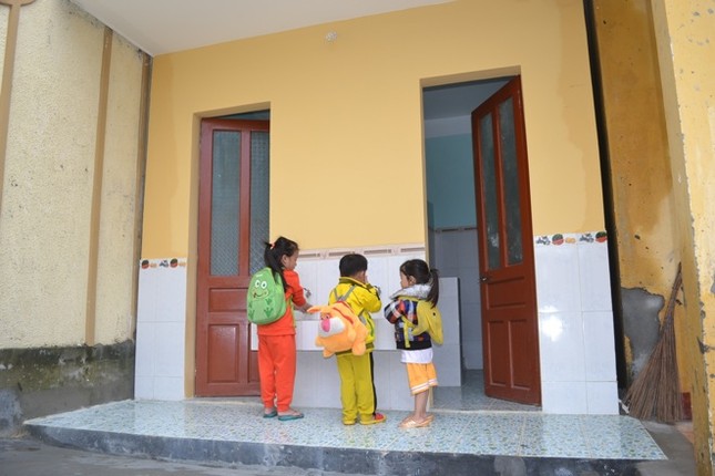 Lốp cũ biến thành sân chơi cho trẻ em Lý Sơn ảnh 4