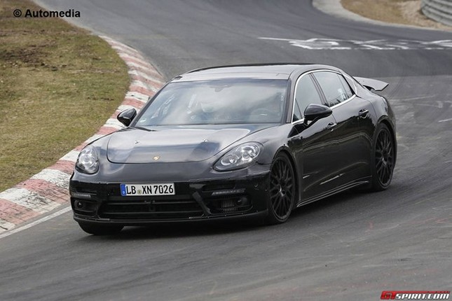 Xế sang Porsche Panamera 'lộ nguyên hình' phiên bản mới ảnh 1