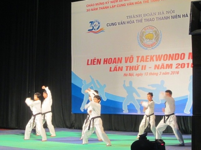 200 vận động viên tham gia liên hoan võ thuật Taekwondo ảnh 1