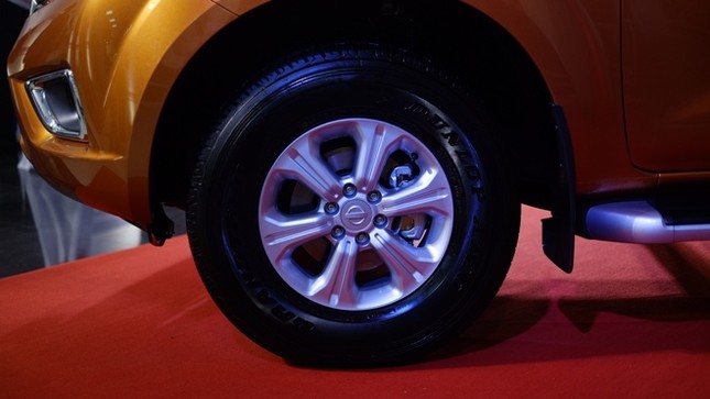 Nissan gây ấn tượng ở phân khúc bán tải với Navara mới ảnh 4
