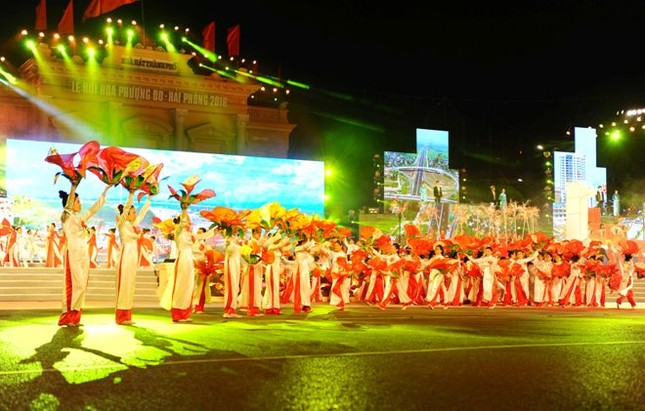 Thủ tướng: Hải Phòng cần trở thành đầu tầu phát triển kinh tế ảnh 14