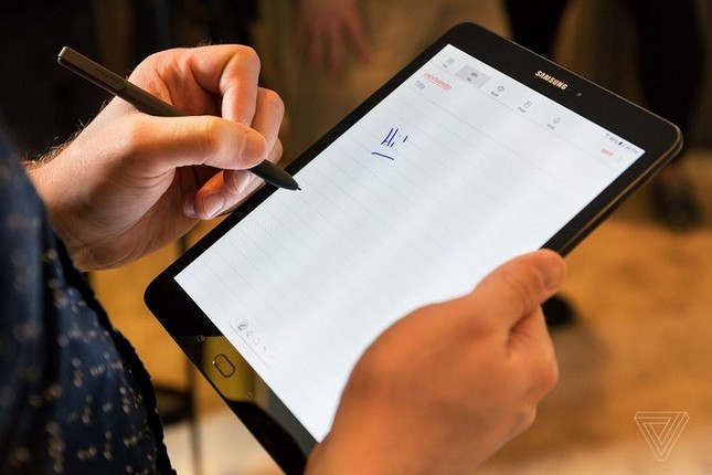 Samsung tung Galaxy Tab S3 cạnh tranh iPad ảnh 1