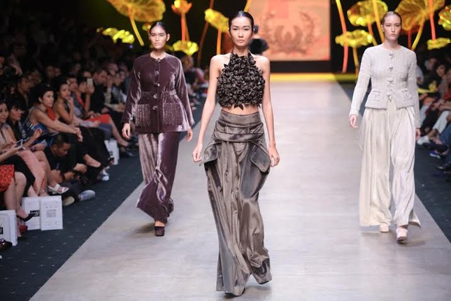 ‘Lúa’ của NTK Công Trí mê hoặc tín đồ thời trang ảnh 8