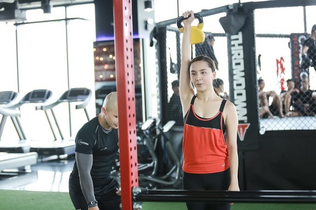 Quá trình tập luyện khám phá Sơn Đoòng của Á hậu Thiên Lý ảnh 7