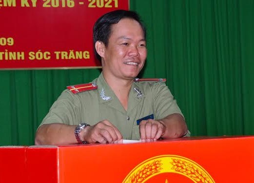 Những chiến sĩ trẻ lần đầu tiên đi bầu cử ảnh 2