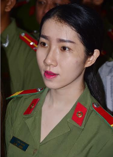 Những chiến sĩ trẻ lần đầu tiên đi bầu cử ảnh 5