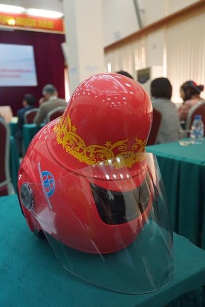 Ngắm mũ bảo hiểm độc đáo dành riêng cho phụ nữ dân tộc Thái ảnh 4