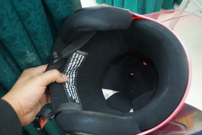 Ngắm mũ bảo hiểm độc đáo dành riêng cho phụ nữ dân tộc Thái ảnh 5