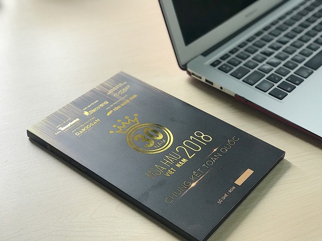 Nhìn gần vé màn hình LED chung kết Hoa hậu Việt Nam 2018 ảnh 3