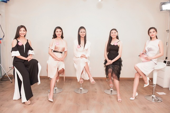 Top 3 đề cử Người đẹp Truyền thông lộ diện trước giờ chung kết HHVN ảnh 4