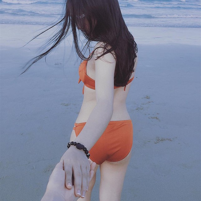 Bạn gái Quang Hải khoe vóc dáng nóng bỏng khi diện bikini ảnh 3