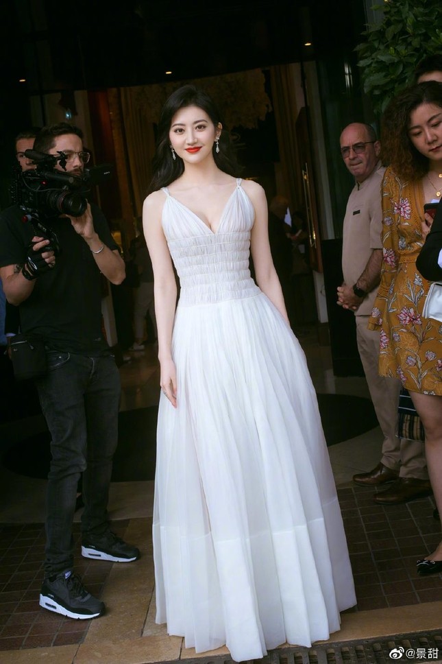 ‘Đệ nhất mỹ nữ Bắc Kinh’ bị đuổi năm lần, bảy lượt tại Cannes mà không chịu đi ảnh 1