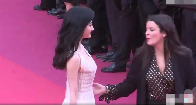 ‘Đệ nhất mỹ nữ Bắc Kinh’ bị đuổi năm lần, bảy lượt tại Cannes mà không chịu đi ảnh 6