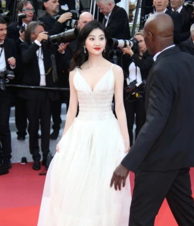 ‘Đệ nhất mỹ nữ Bắc Kinh’ bị đuổi năm lần, bảy lượt tại Cannes mà không chịu đi ảnh 8