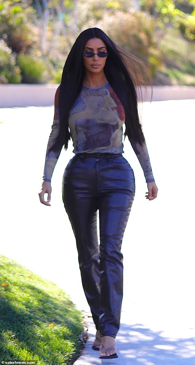 Bất ngờ với loạt ảnh cũ thuở Kim Kardashian chưa sở hữu ‘siêu vòng ba’ ảnh 1