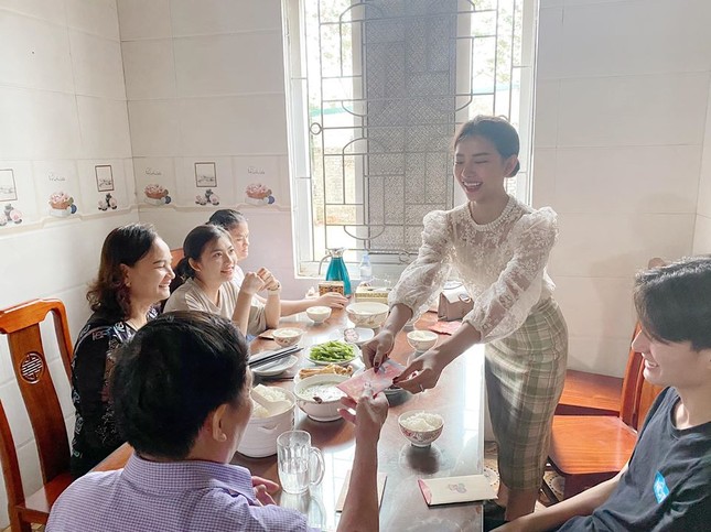 Phan Mạnh Quỳnh lì xì tiền ‘khủng’ cho người yêu ảnh 3
