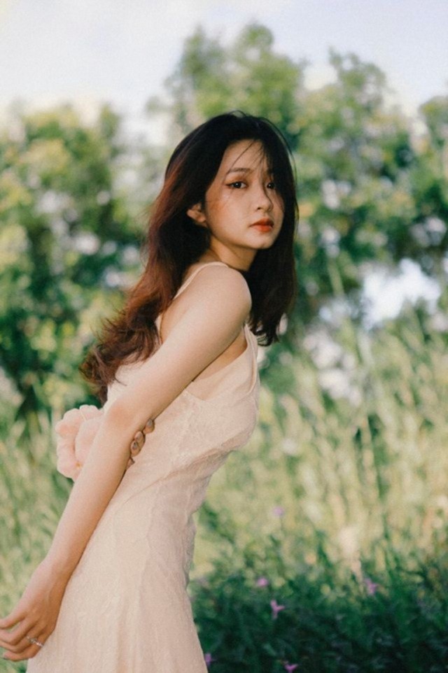 Vẻ đẹp trong trẻo như sớm mai của nữ sinh phố núi ảnh 6