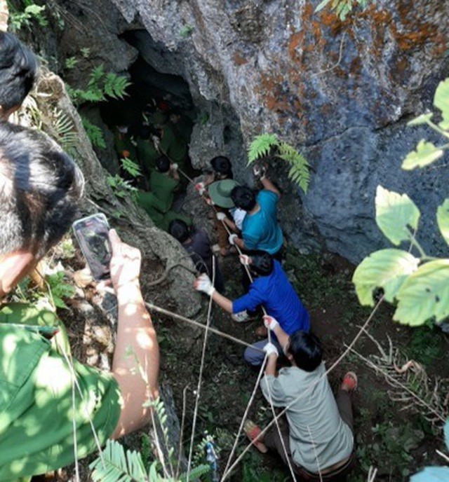 Đi tìm đá quý, nam thanh niên rơi xuống hang sâu 147m ảnh 1