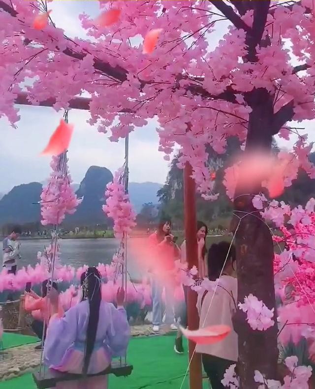 Chàng trai xây ‘đảo tình yêu’ cho bạn gái cũ, không ngờ thành điểm du lịch hút khách ảnh 7