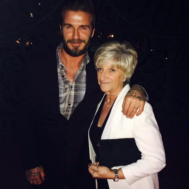Con gái Beckham chúc mừng ngày phụ nữ, mới 10 tuổi đã phổng phao thấy rõ ảnh 2