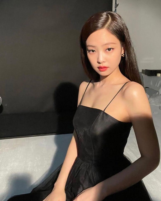 Khoảnh khắc sexy nhất năm 2021 của Jennie (BlackPink): Khoe body ‘bỏng mắt’ với nội y ảnh 16